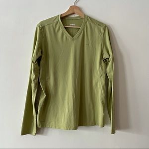 3/20$ Nike dry fit light green long sleeve athletic top